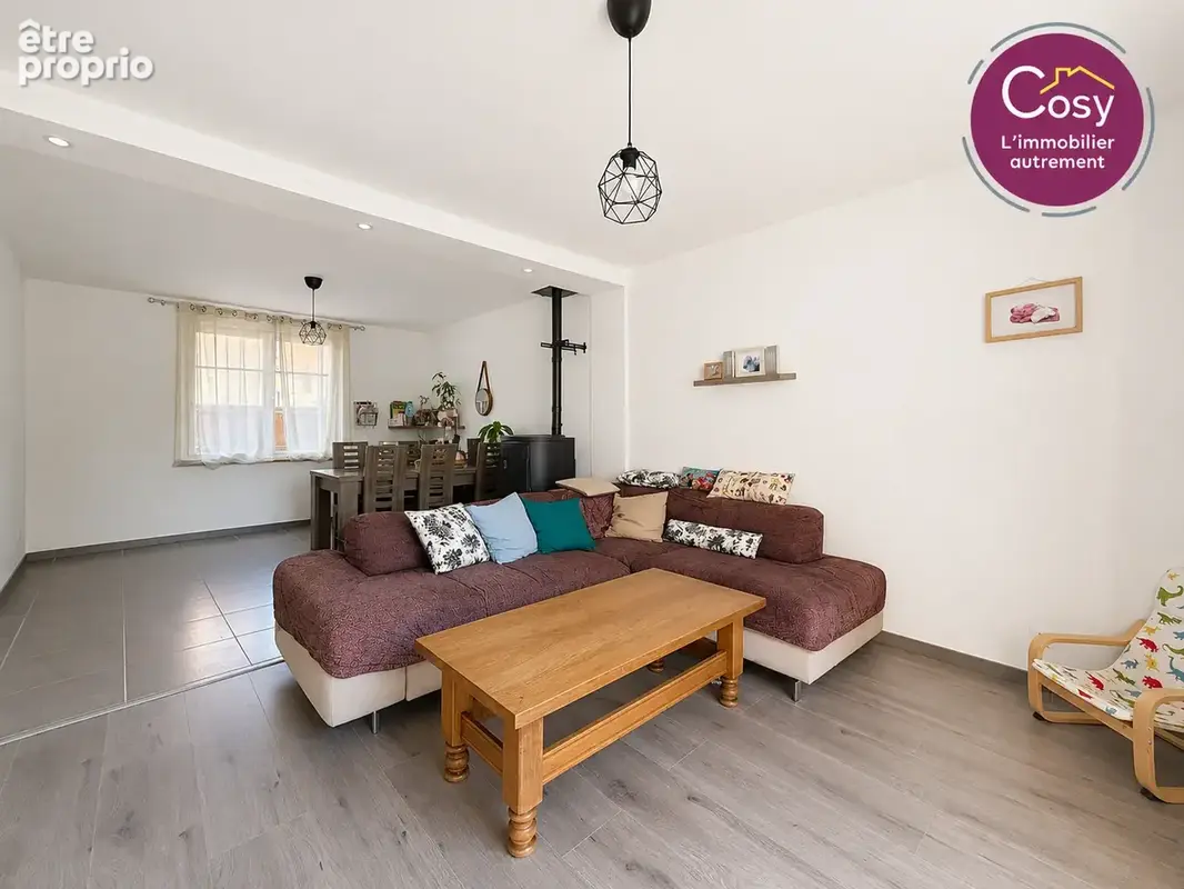 Maison familiale avec grand terrain et dépendances - photo 4