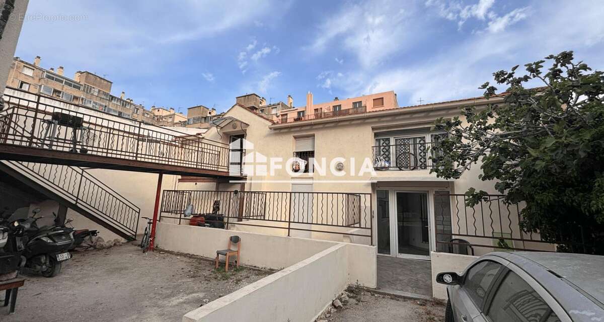 Appartement à MARSEILLE-3E