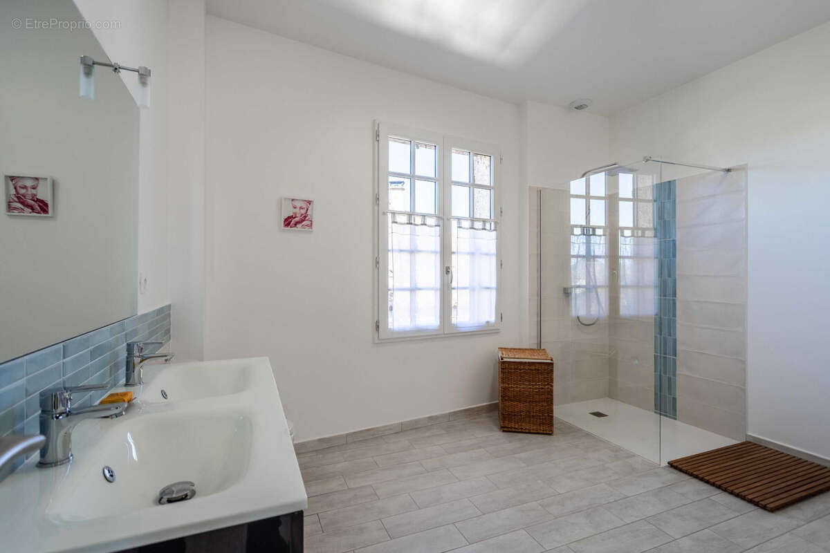 Maison de village avec atelier, annexe et jardin - photo 20