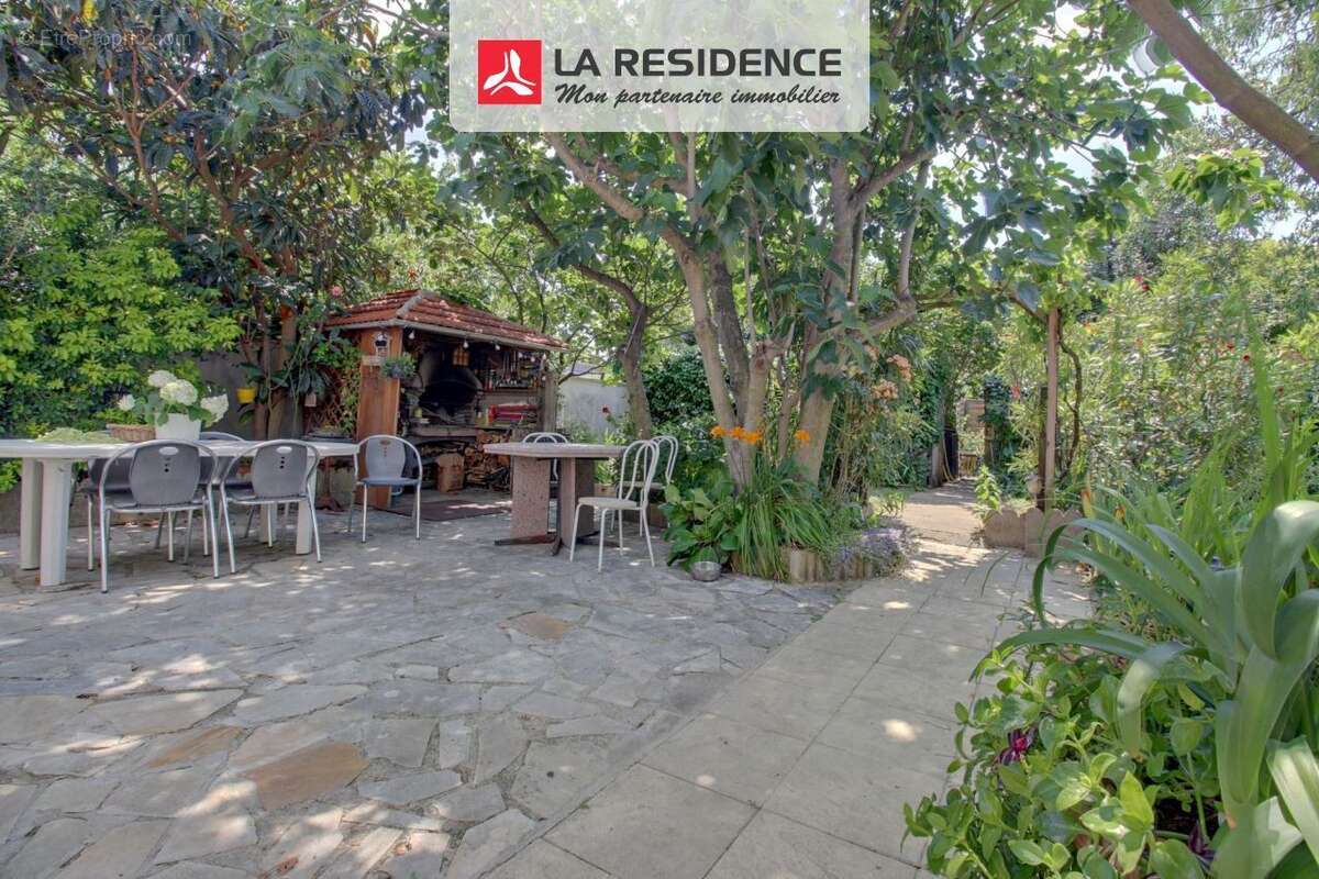 Maison à SARTROUVILLE