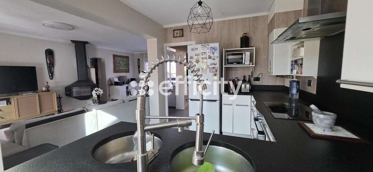 Maison à FACHES-THUMESNIL