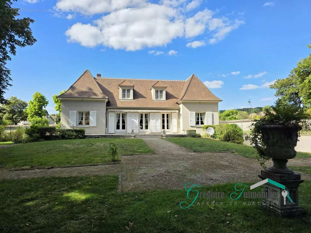 Bourron Marlotte : Maison 6 pièces 250 m2 - photo 3