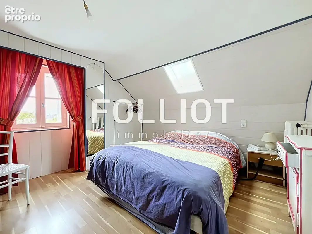 A VENDRE, Maison 4 pièce(s) 105 m2 + batiment de 360m2 - photo 10