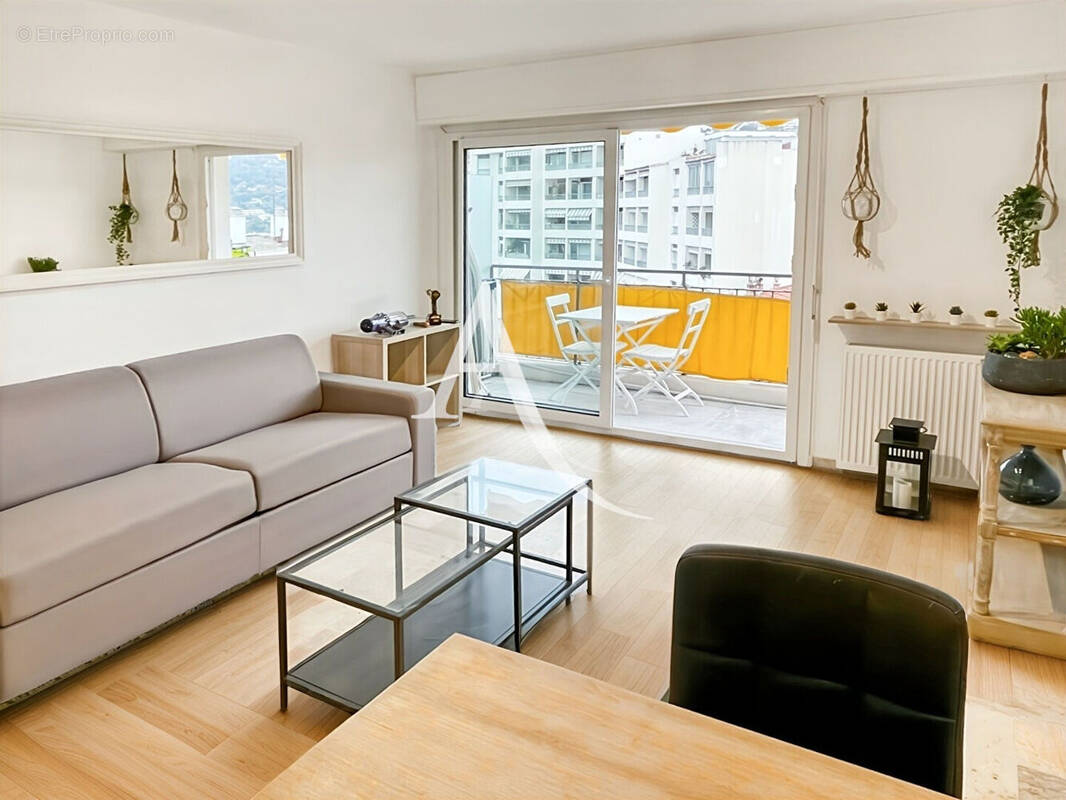 Appartement à LE CANNET
