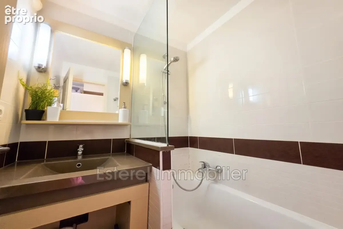 Appartement 2 pièces 27 m² à vendre à Saint-Raphael (83700) - photo 7