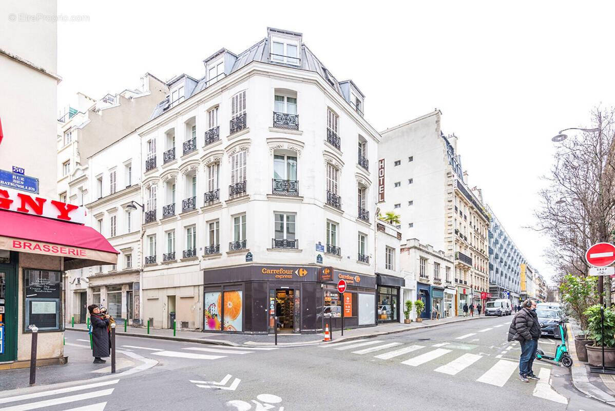 Appartement à PARIS-17E