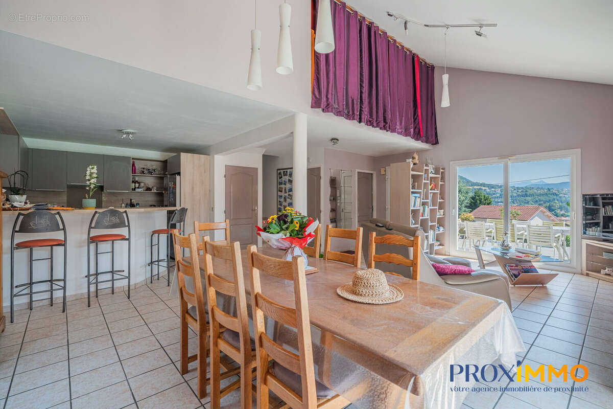 Maison 165 m² à Voiron  - photo 7