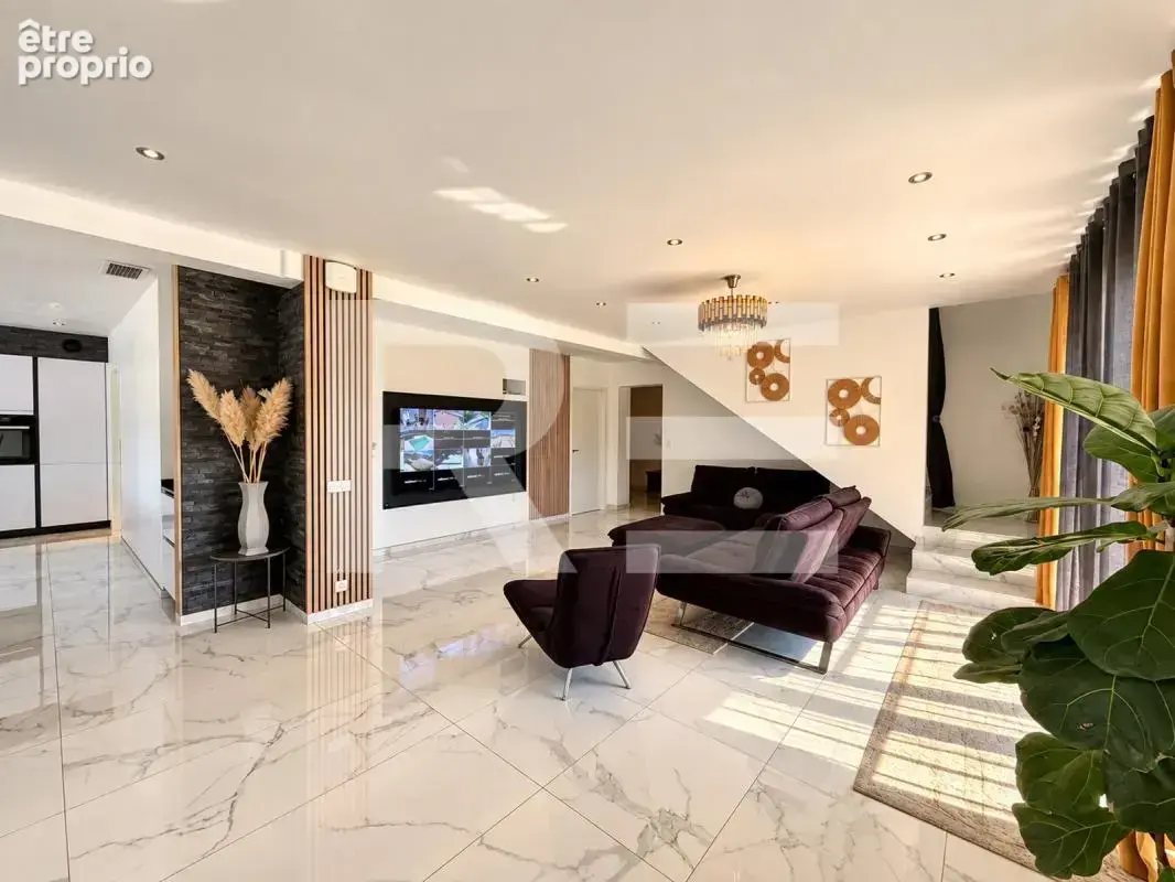 Maison 245 m² avec piscine – 7 chambres – Grand garage de 115 m² - photo 6