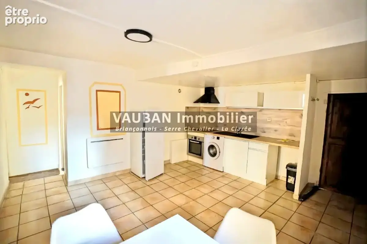 Appartement T3 au cœur de la vieille ville de Briançon - photo 3