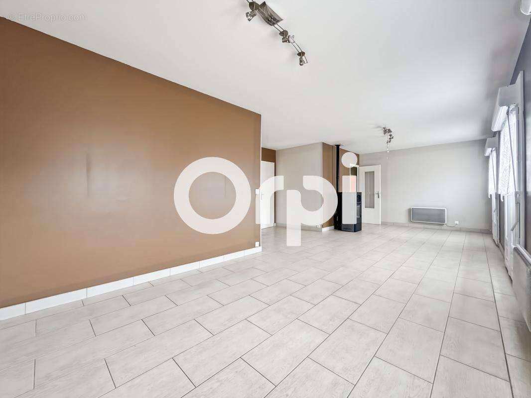 Pavillon individuel de plain pied avec 4 chambres, jardin sous-sol complet avec partie garage à Petite-Synthe (59640) - photo 2