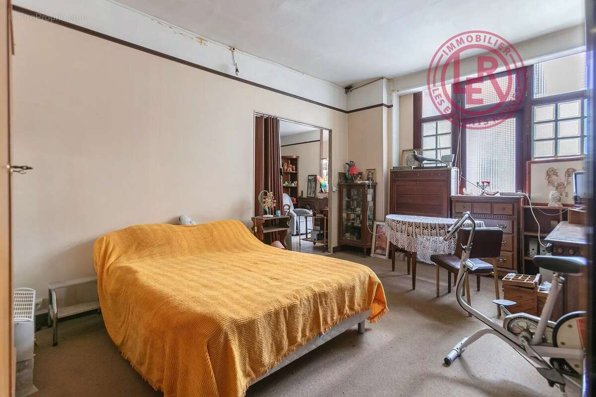 Appartement à PARIS-3E