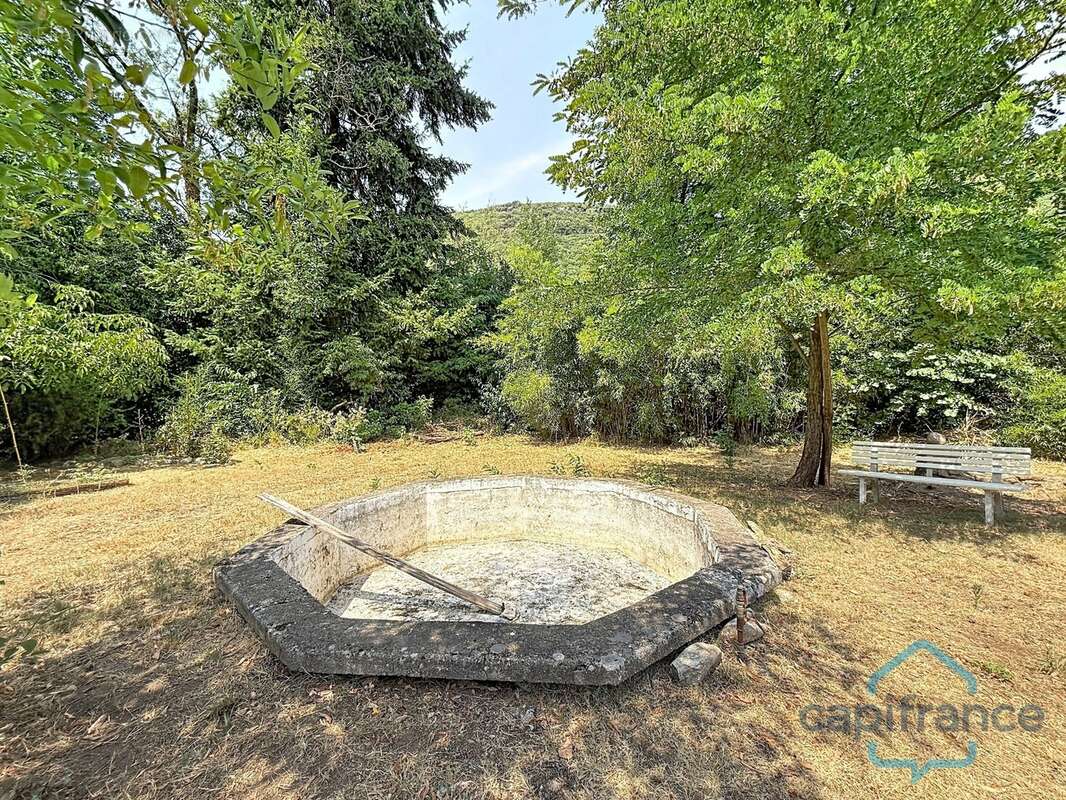 Maison à vendre avec 1 T4 de 80 m2 + 2 T2 de 36 m2 SAINT JEAN DU GARD (30)terrain environ 10719 m2 - photo 5