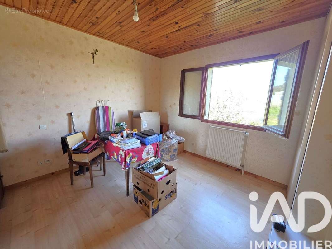 Maison 106 m² à Saint-Victor  - photo 9