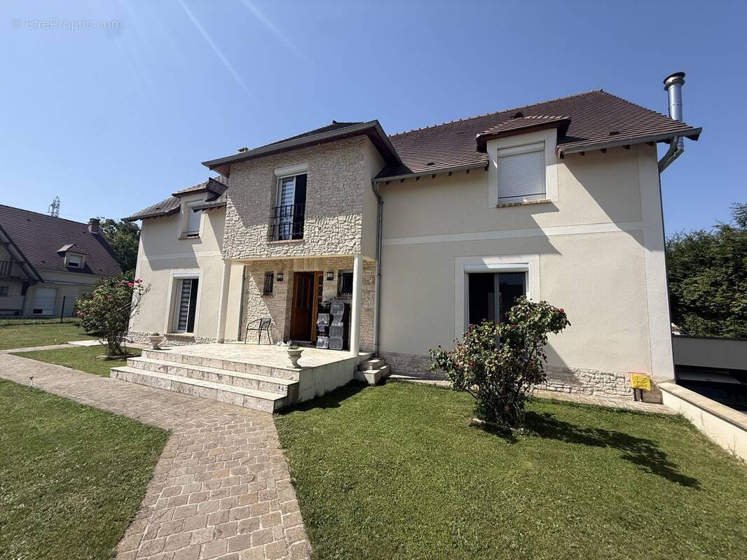 Maison à LA CHAPELLE-REANVILLE