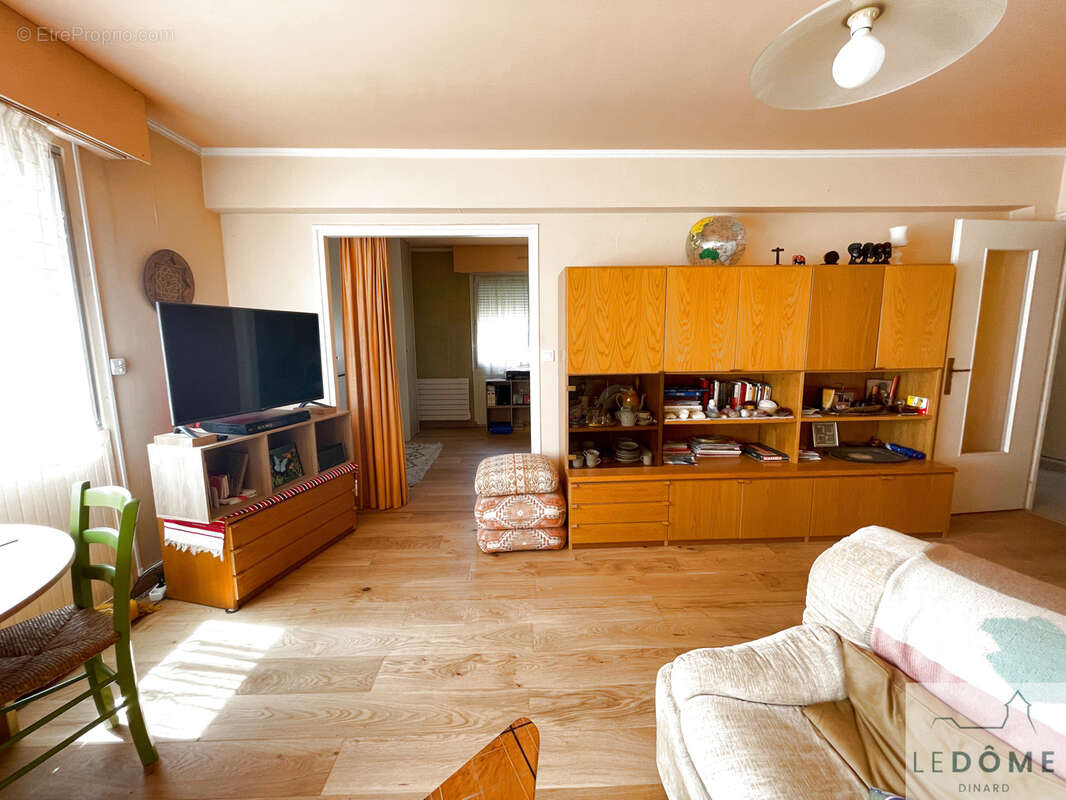 Dinard appartement type deux en bon état avec parking - photo 3