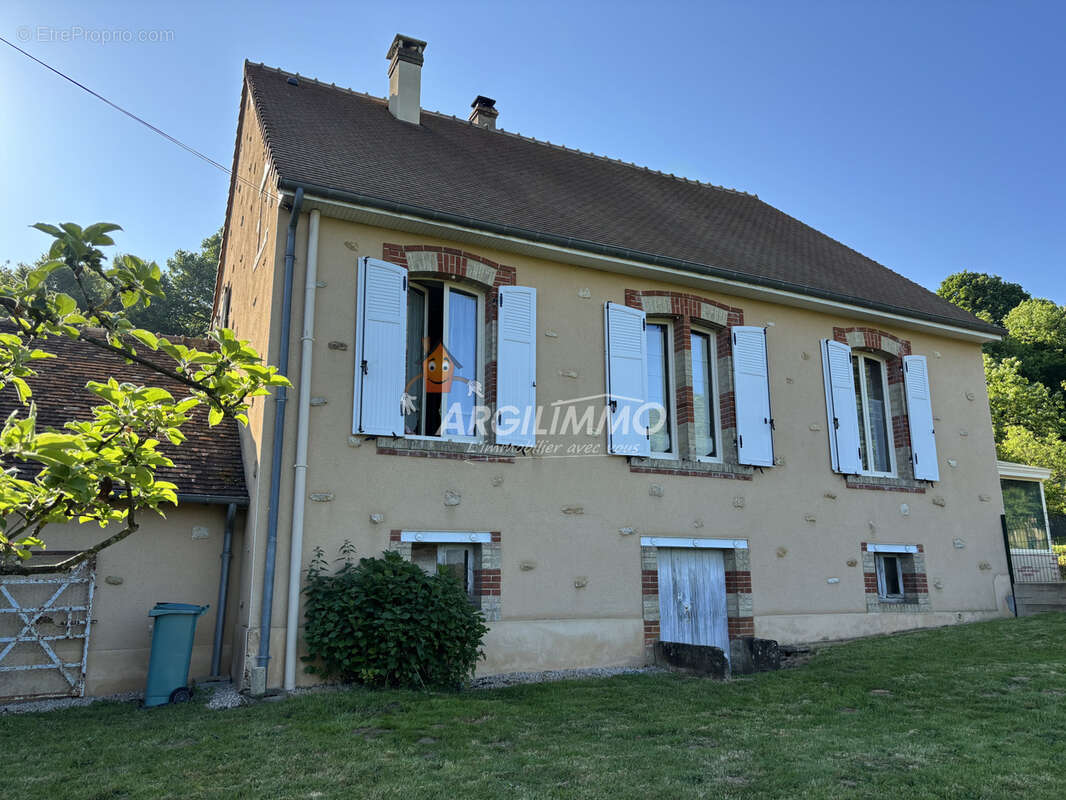 Maison à THORIGNE-SUR-DUE