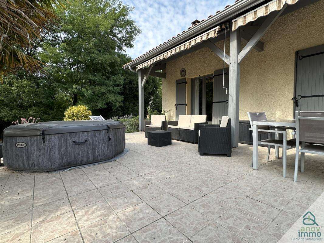 Maison à LA COURONNE