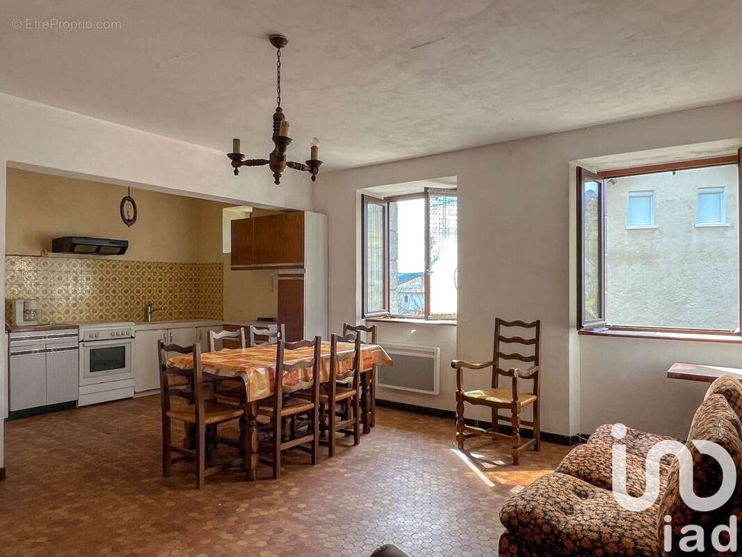 Photo 6 - Appartement à SAINT-REMY-DE-CHAUDES-AIGUES