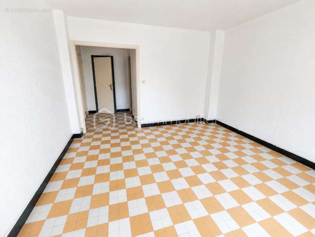 Appartement à BOURG-SAINT-ANDEOL
