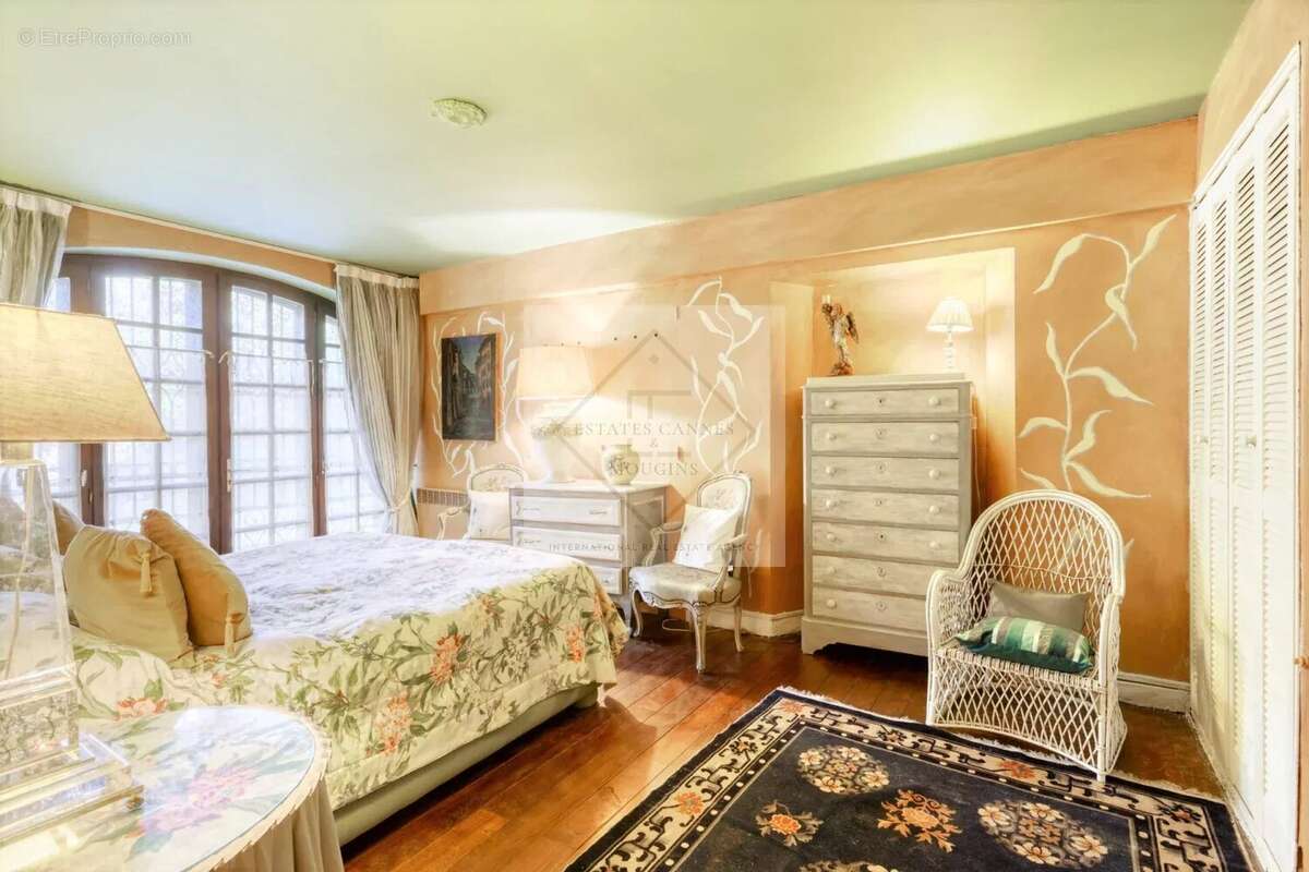 Maison à MOUGINS