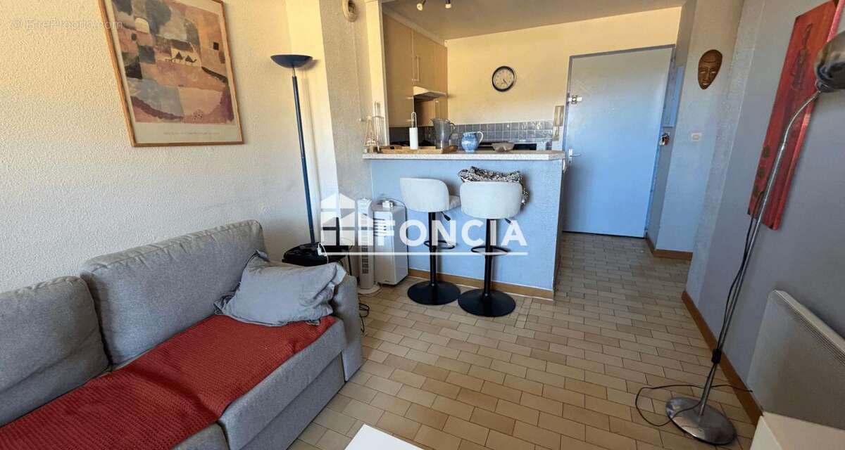 Carqueiranne 2 pieces meuble + loggia+ stationnement - photo 3
