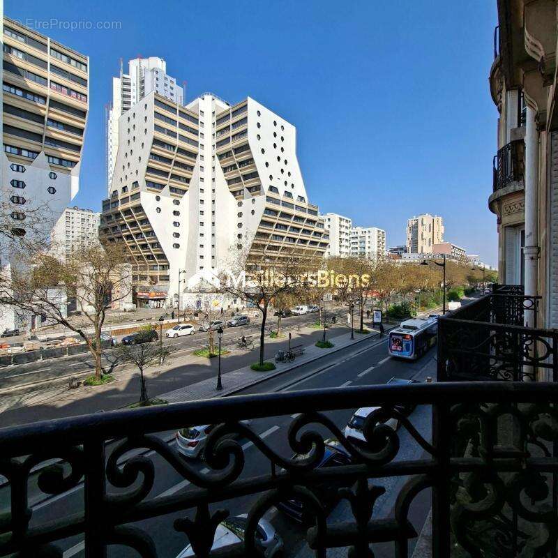 Appartement à PARIS-19E