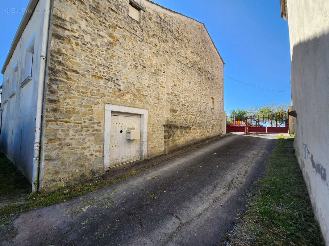 Maison à MAREUIL-SUR-LAY-DISSAIS
