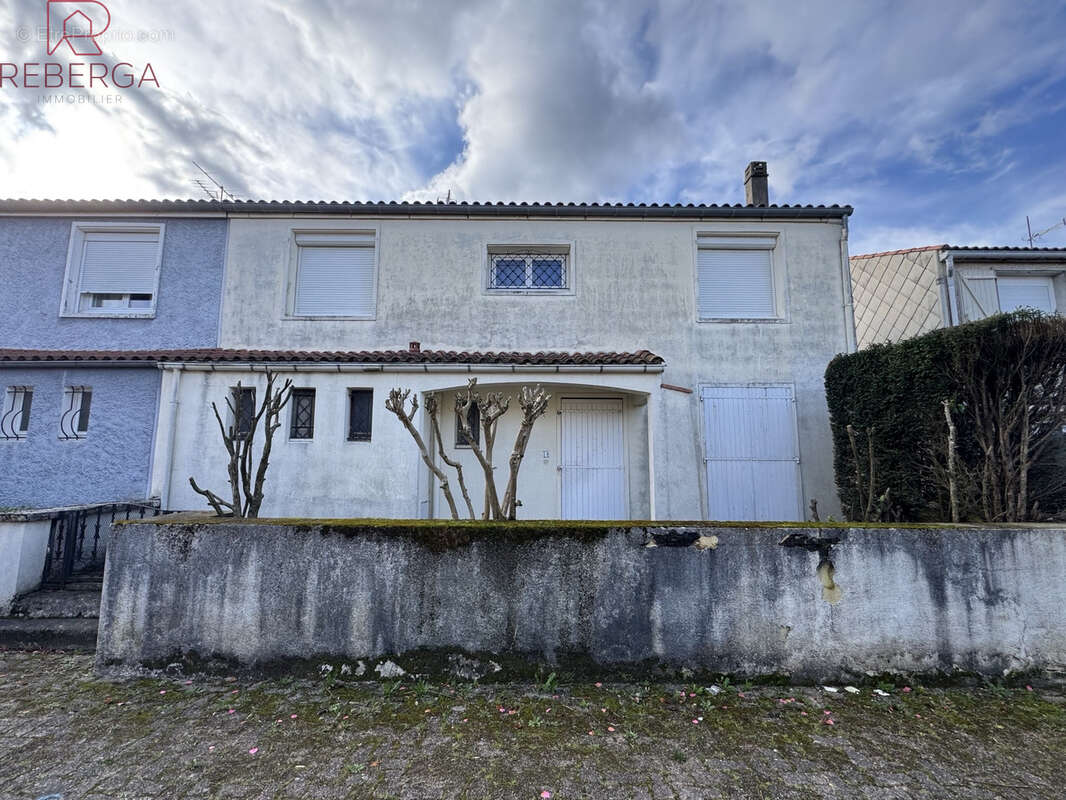 Maison à AUSSILLON