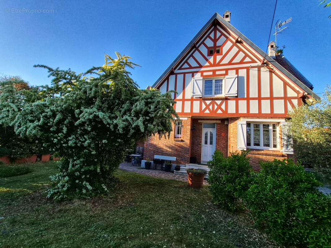 Maison à BEAUCHAMP