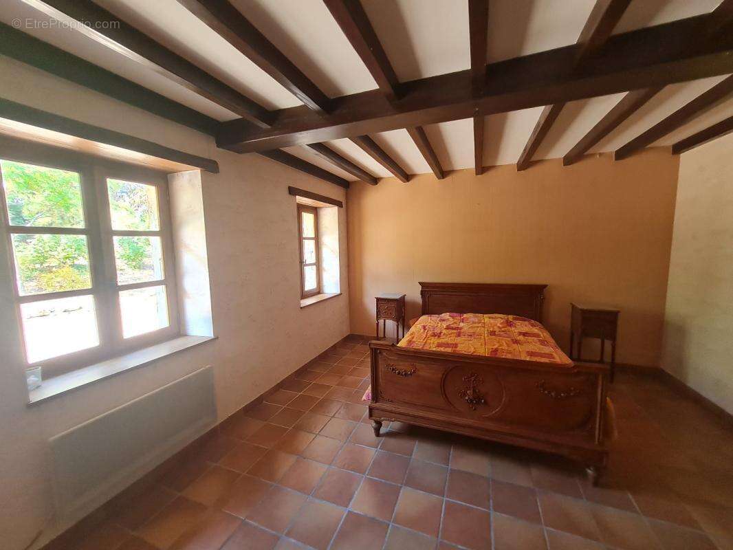 Maison à SAINTE-MERE