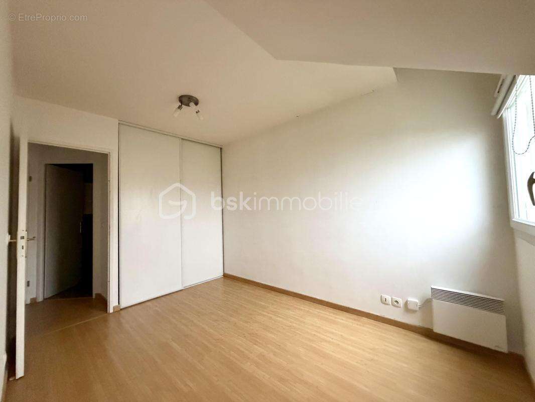 Appartement à SAVIGNY-LE-TEMPLE