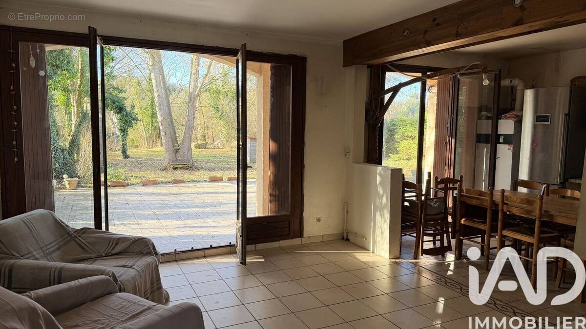 Photo 1 - Maison à SAINTRY-SUR-SEINE