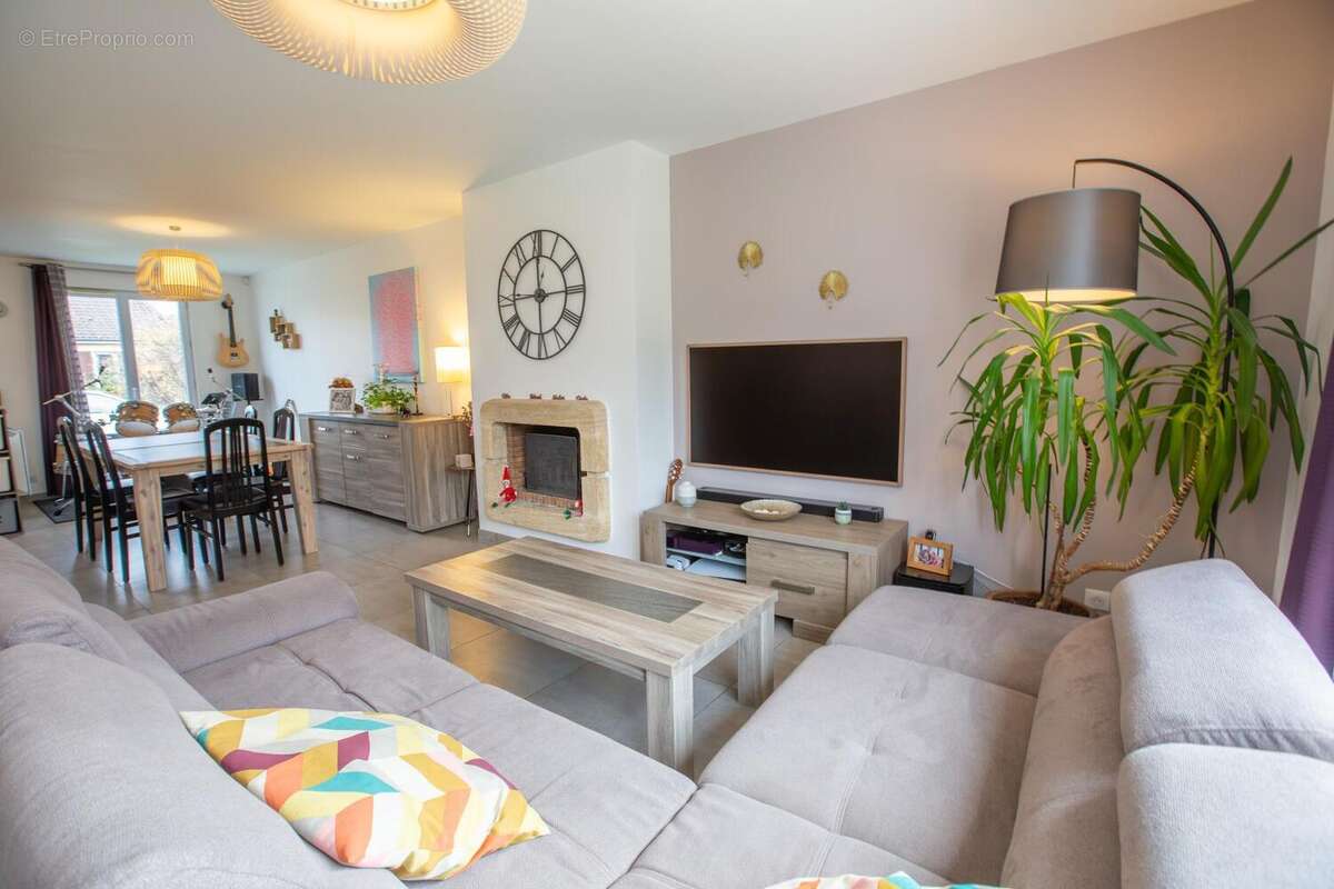 Photo 4 - Maison à LE MESNIL-SAINT-DENIS