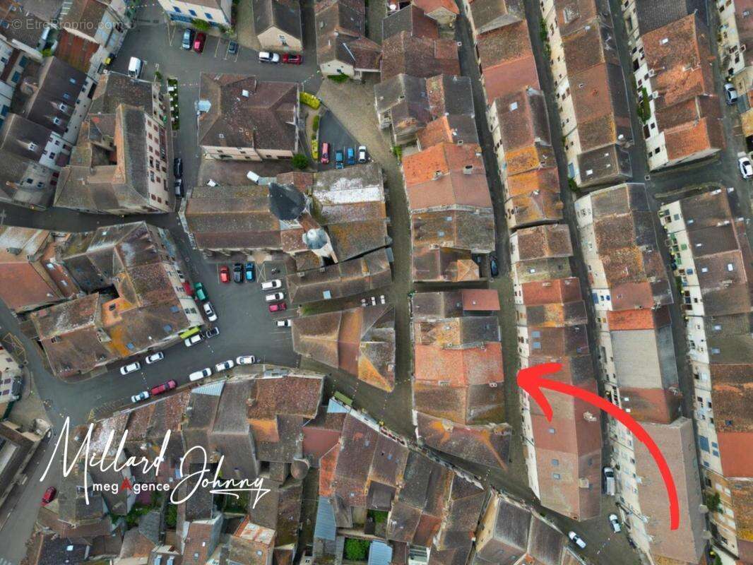 Appartement à SAINT-GENGOUX-LE-NATIONAL