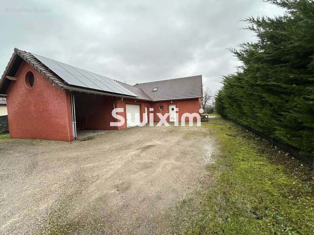 Maison à LONS-LE-SAUNIER