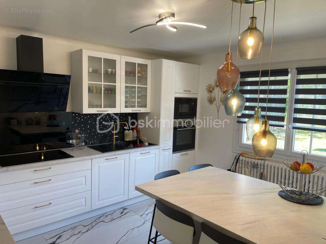 Maison à LIMETZ-VILLEZ