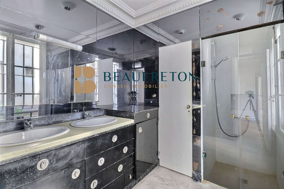 Appartement à PARIS-3E