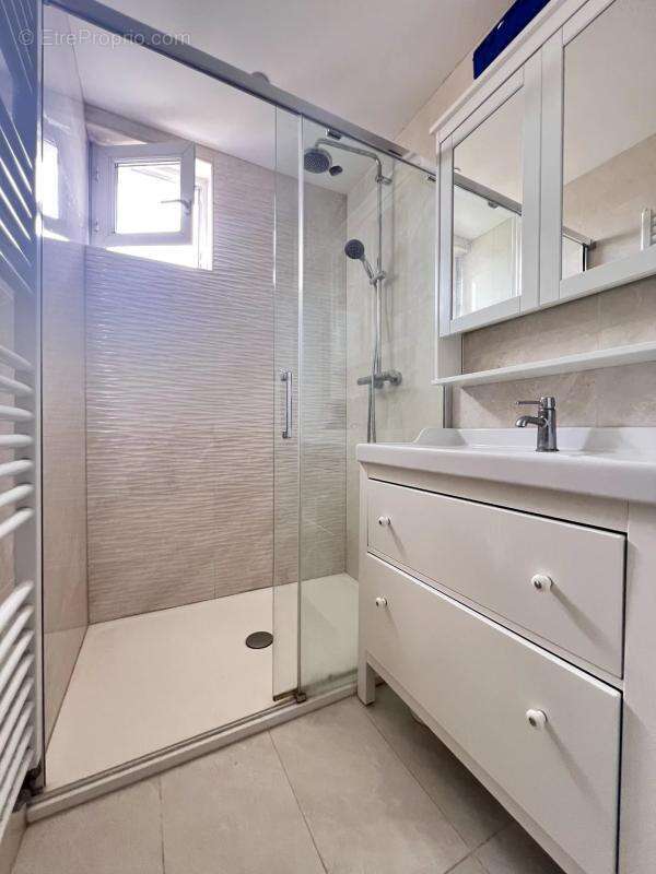Appartement à LES CLAYES-SOUS-BOIS