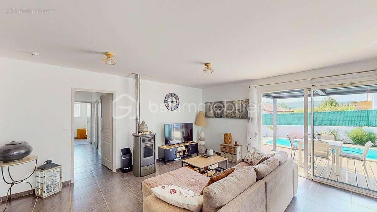 Maison de plain-pied de 2017 avec 4 chambres et piscine - photo 9
