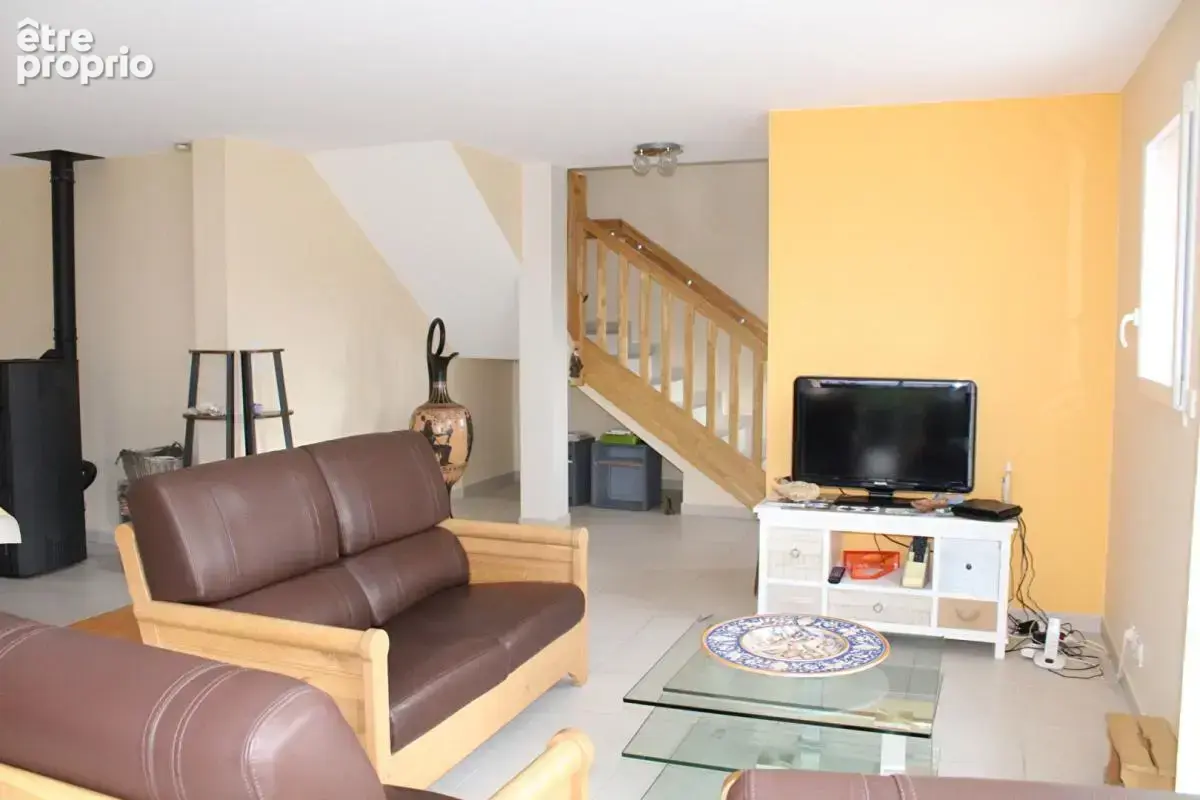 Langogne Maison  5 pièce(s) 172 m2 avec vue dégagée - photo 8