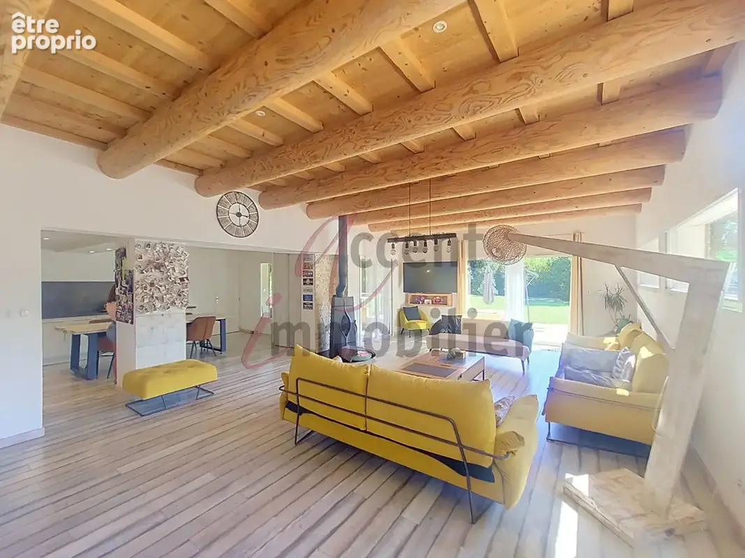 Noves : Double habitation et hangar, piscine et grand terrain - photo 6