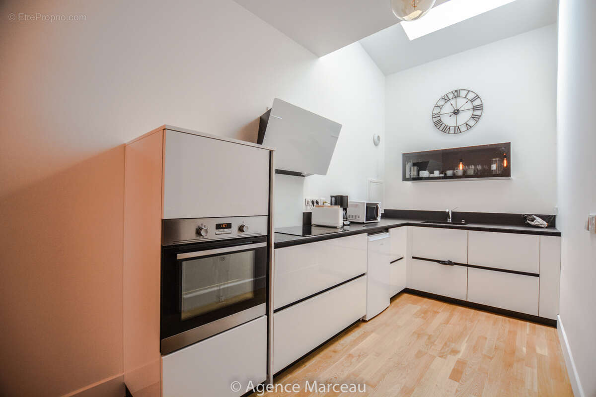 Appartement à COURBEVOIE