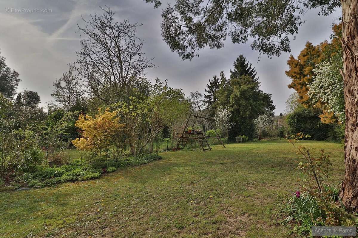 Maison à VERRIERES-LE-BUISSON