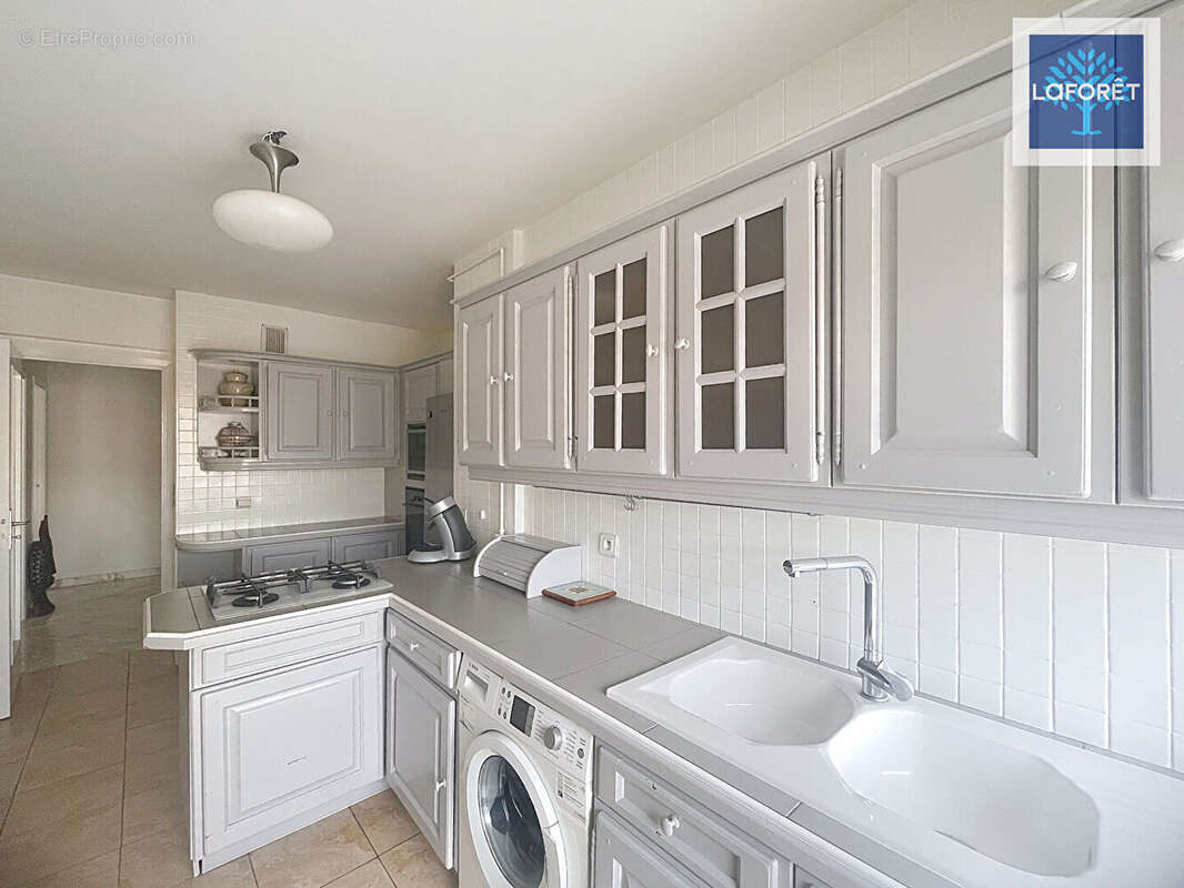 Nice Appartement  Familial 5 pièce(s) 130.40 m2 - photo 8