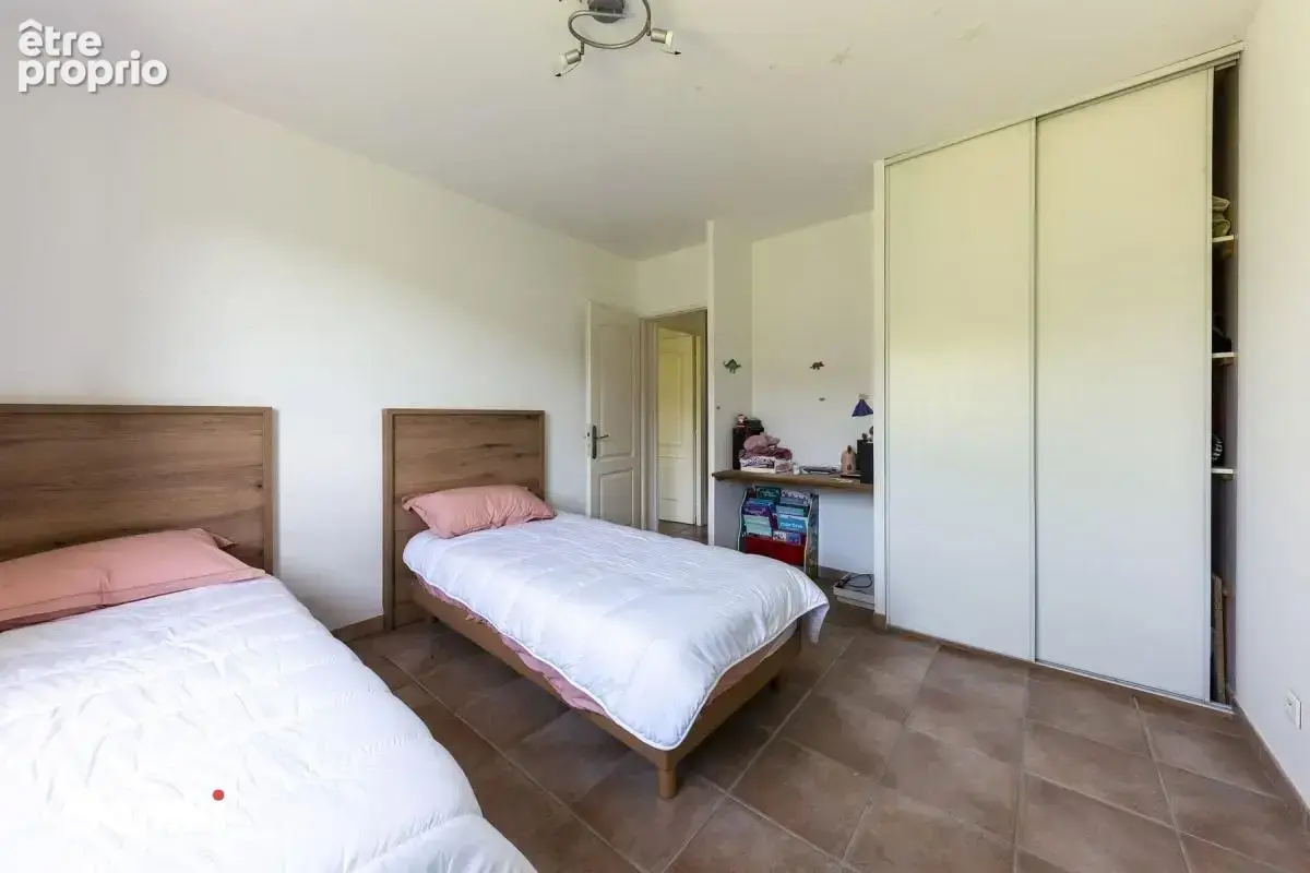 Maison/Villa T5 de 111 m² à Le Luc 83340 - photo 16