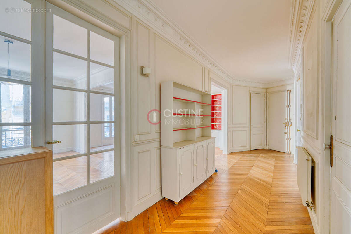 Appartement à PARIS-18E