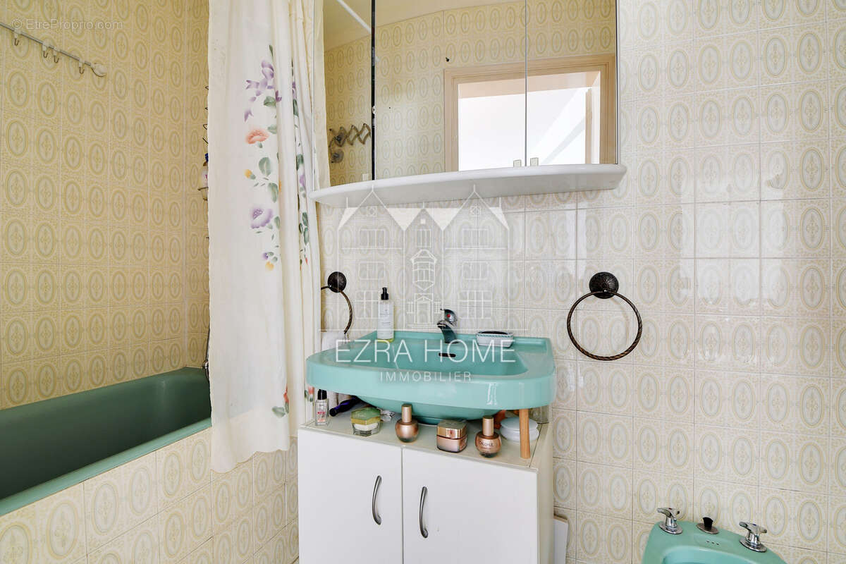 Appartement à PARIS-2E