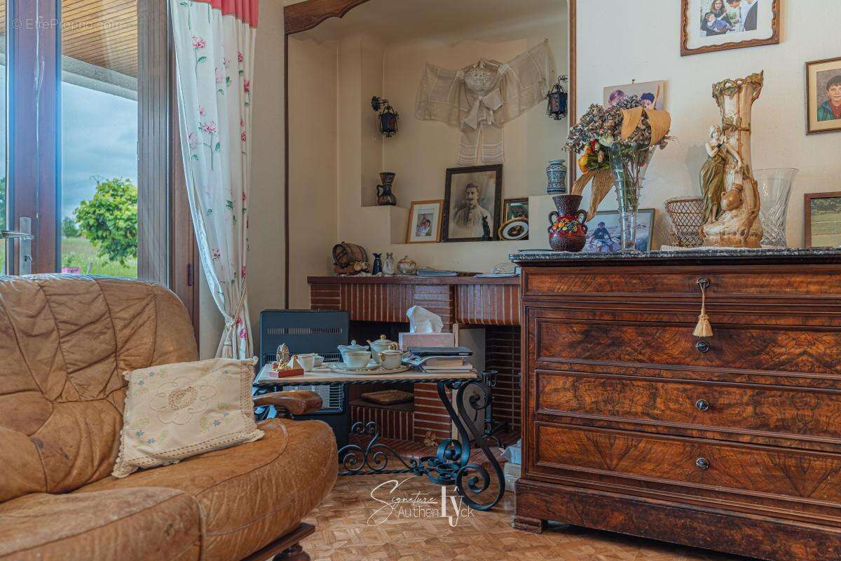 Maison 115 m² à Saint-Priest-Ligoure  - photo 15