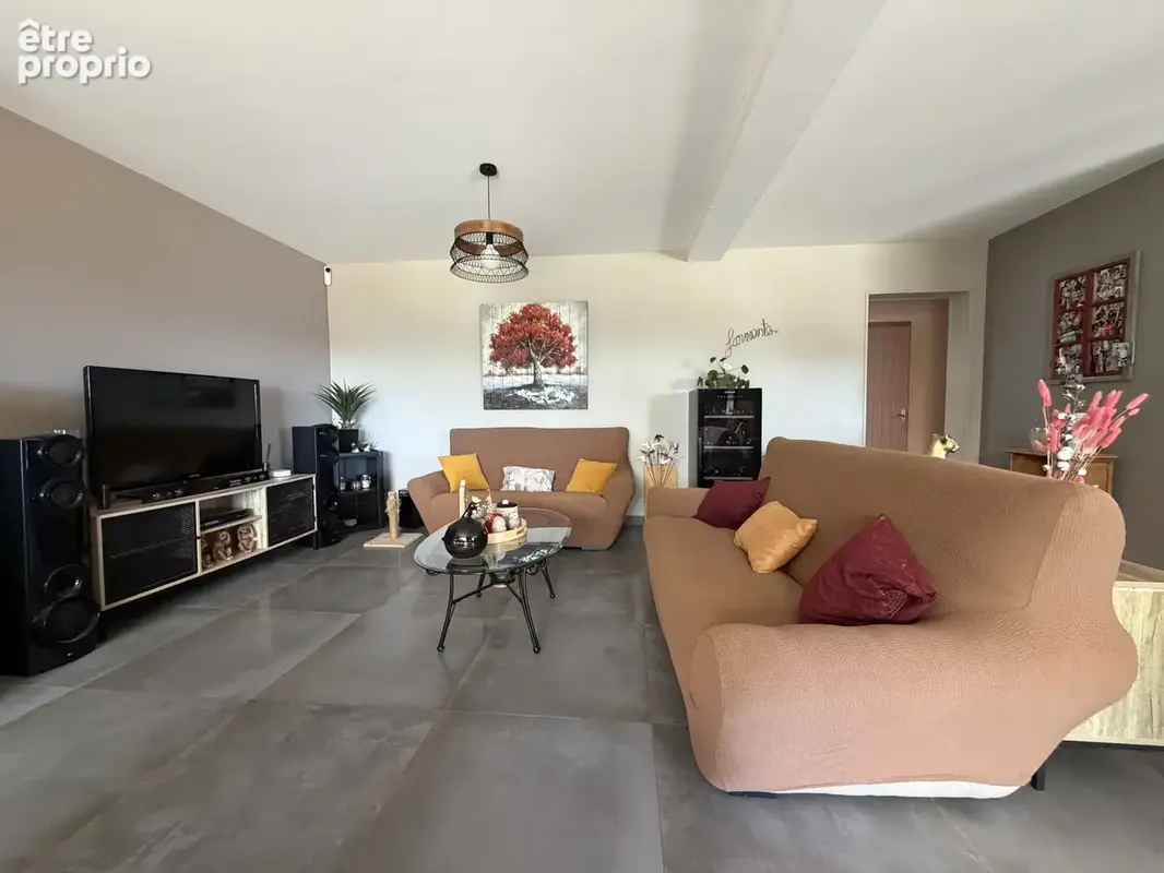 Entre AIZENAY et CHALLANS, longère rénovée,4 chambres sur 16 000 m2 de terrain - photo 5