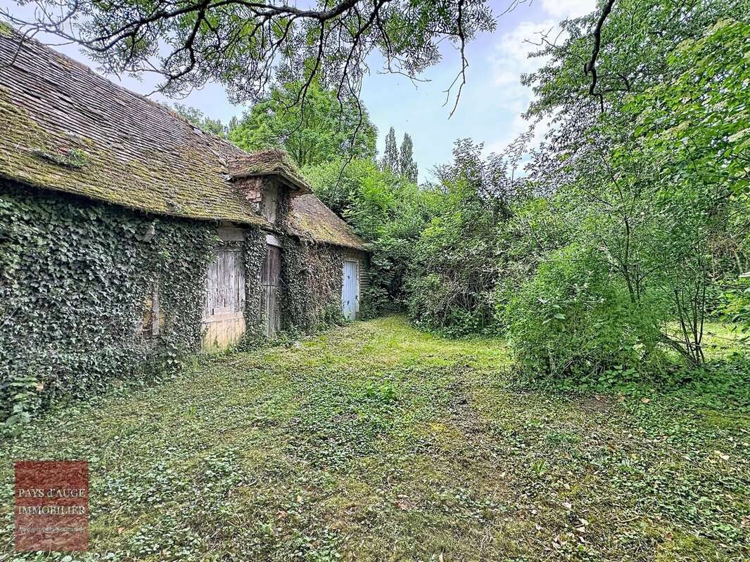 Maison à SAINT-PIERRE-SUR-DIVES